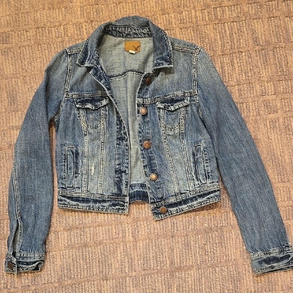 Woman's Cropped Blue Denim Jacket | Size S